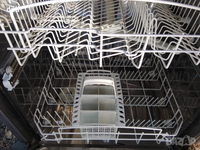 Съдомиялна за вграждане Indesit, снимка 4 - Съдомиялни - 53826598