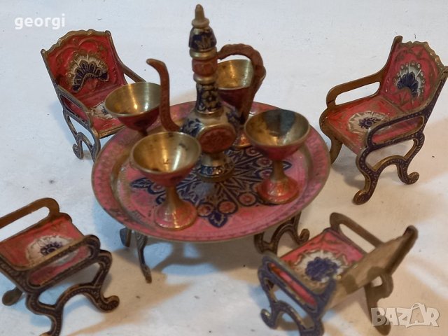 Мини декоративна бронзова маса с 4 стола и сервиз за чай, снимка 16 - Колекции - 31464400