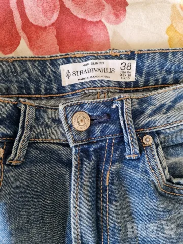 Дамски дънки Stradivarius , снимка 3 - Дънки - 56243382