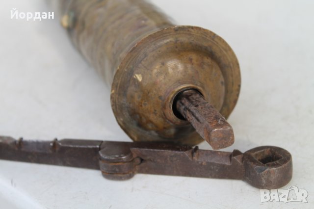 Стара бронзова мелачка за черен пипер , снимка 6 - Прибори за хранене, готвене и сервиране - 35700166