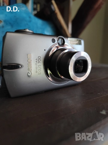 Дигитален фотоапарат Canon Ixus 700, снимка 2 - Фотоапарати - 53846805