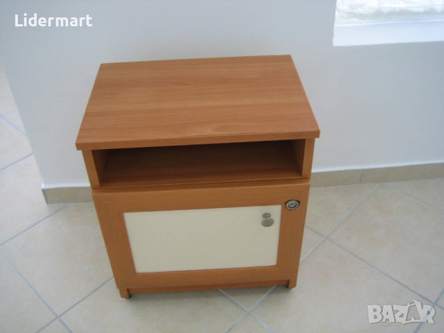 Нощно шкафче - с колелца, снимка 3 - Шкафове - 41590533