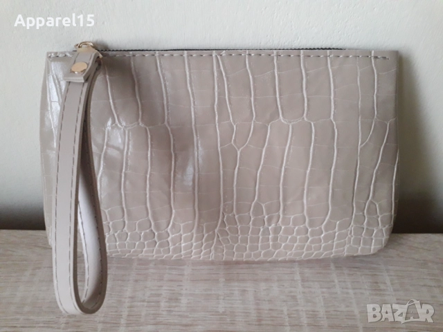 Нова малка бежова чанта 