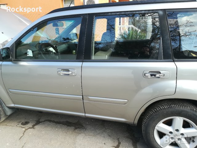 Врати за Nissan X-trail T30-2005г., снимка 1 - Части - 41746894