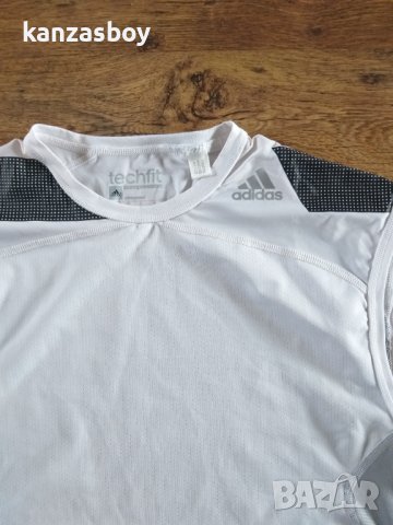 adidas techfit - страхотeн мъжки потник КАТО НОВ, снимка 8 - Други - 40339943
