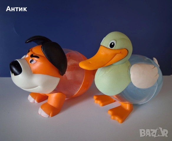 Две Редки Фигурки Куче и Пате Контейнер Касичка от Мини Шоколадови Яйца Kinder 