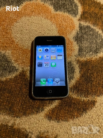 Продавам iPhone 3GS