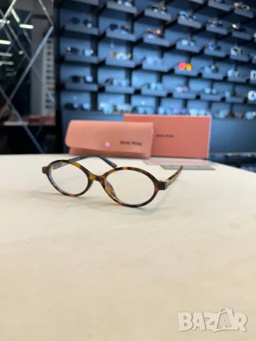 очила с твърд калъф chanel celine miu miu, снимка 5 - Слънчеви и диоптрични очила - 50422280