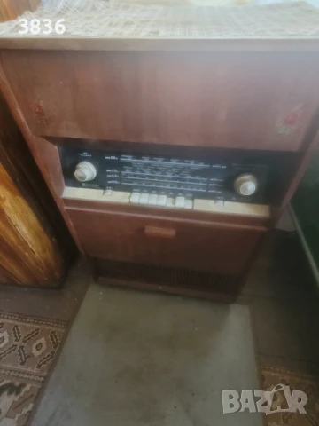 Ретро радио с грамофон