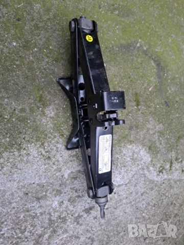 Крик за опел мока 