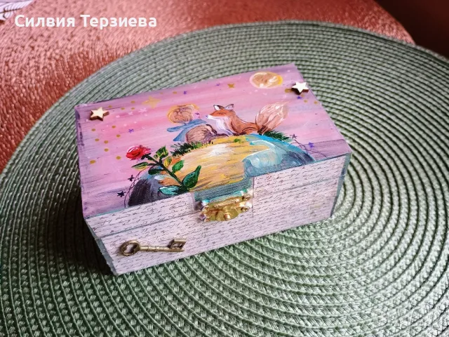 Ръчно изработена дървена кутия Малкият принц , снимка 1