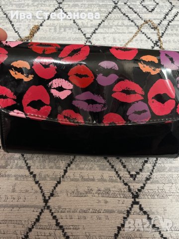 Уникална лачена чанта клъч целувки с устни 