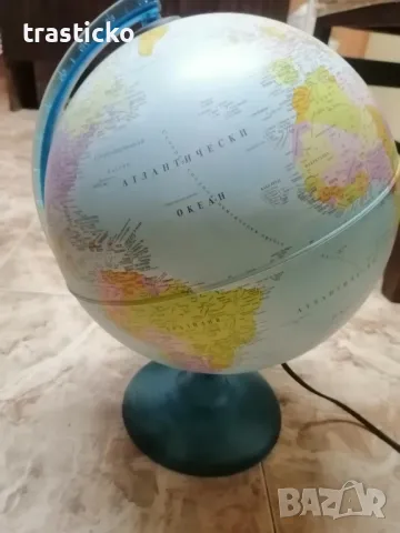 Светещ глобус 30см.Карти на Български. 
