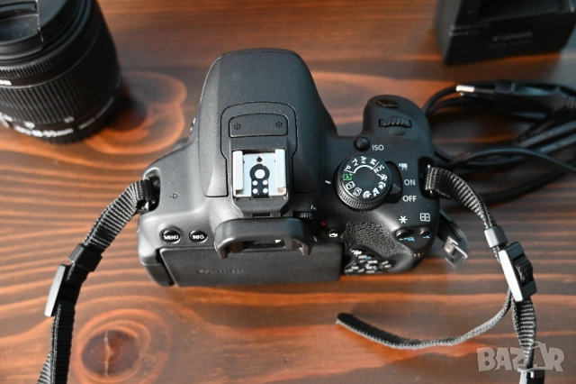Canon 700D + Canon EF-S 18-55mm f4.5-5.6 IS STM, снимка 3 - Фотоапарати - 53520866