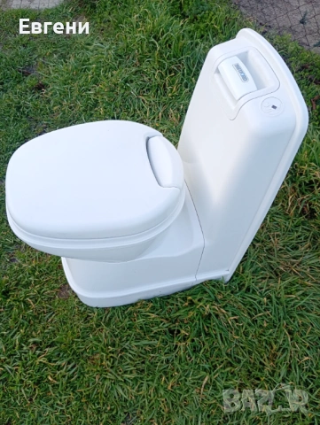 Тоалетна за каравана или кемпер, снимка 5 - Каравани и кемпери - 53765142