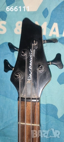 Бас китара-почти нова с кубе, снимка 4 - Акордеони - 53207380