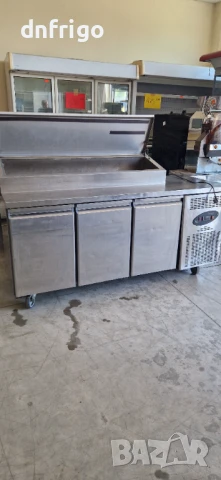 Хладилна маса със салатбар и плот