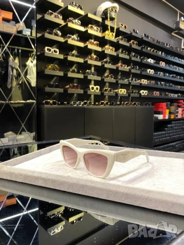 очила с черен обикновен калъф и ув защита ysl saint laurent prada 