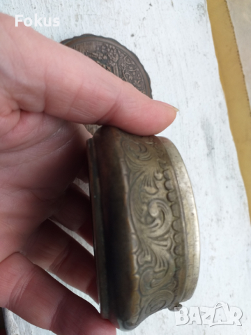 Стара кована бронзова кутийка с коприна маркировка, снимка 8 - Антикварни и старинни предмети - 36129081