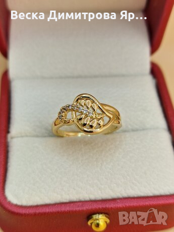 Красиви дамски пръстени медицинска стомана с18 каратово златно покритие , снимка 4 - Пръстени - 44566356