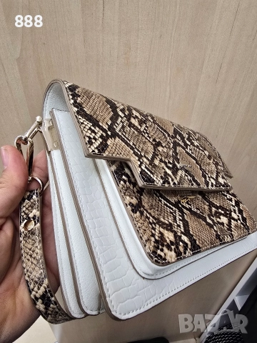 дамска чанта , снимка 4 - Чанти - 52834128