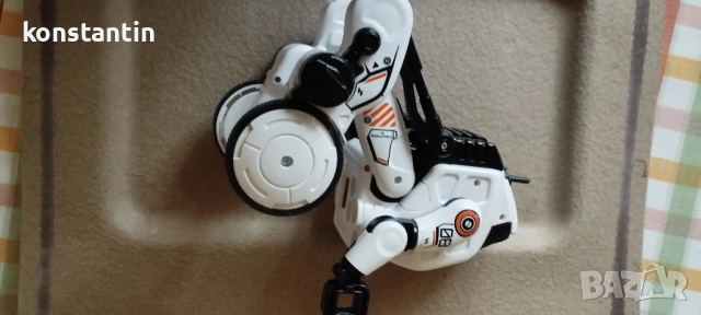 РОБОТ ИГРАЧКА, снимка 2 - Електрически играчки - 53717649