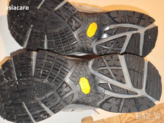 Като нови: Трекинг Hi-Tec TR 306 с VIBRAM подметка, номер 42, снимка 3 - Маратонки - 53734154