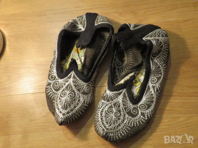 Старинни родопски невестински везани терлици с гайтан изработка 50те години - тъмносиви  форклор