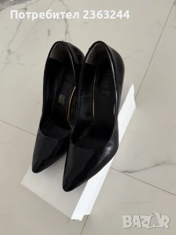 Лачени токчета, снимка 2 - Дамски обувки на ток - 49501556