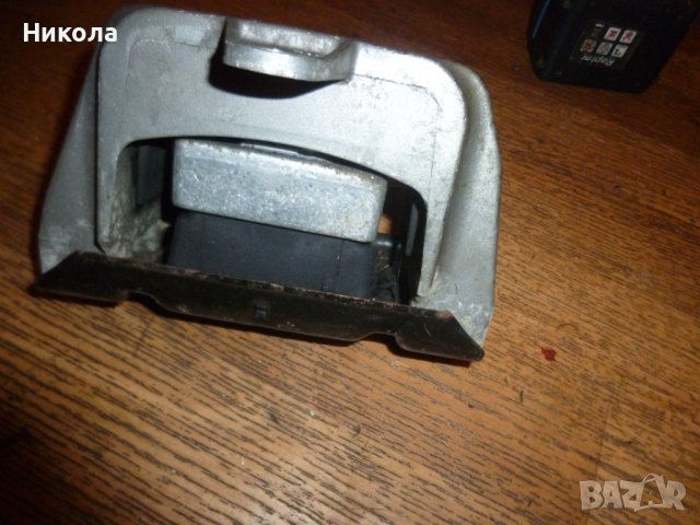 Преден ляв тампон за двигател Голф 4 1.9 90 к.с, снимка 2 - Части - 39559689