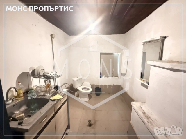 Двуетажна къща с просторен двор и гараж на тихо място в с. Караисен, обл. Велико Търново., снимка 8 - Къщи - 53825817