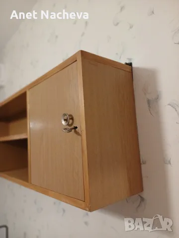 Шкаф библиотечка за стена, снимка 4 - Шкафове - 56363810