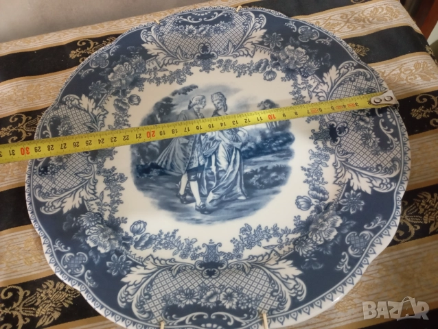 Порцеланова чиния за декорация, снимка 3 - Антикварни и старинни предмети - 46349756