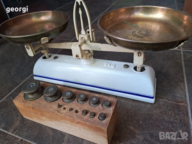 ретро порцеланов кантар везна , снимка 3 - Антикварни и старинни предмети - 50845837