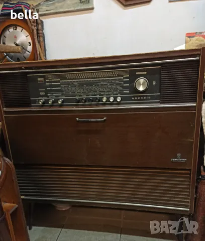 Колекционерски великолепен радио с грамофон шкаф Grundig Senderwahl , снимка 4 - Радиокасетофони, транзистори - 49465832