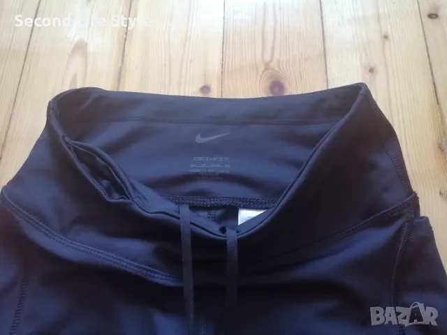 Nike Dri-FIT оригинален дамски клин под коляното - капри панталон р-р XS, снимка 5 - Клинове - 55730375
