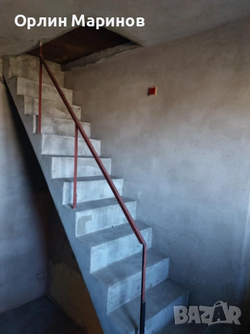 Живописна масивна къща с двор и гараж, снимка 6 - Къщи - 53798264