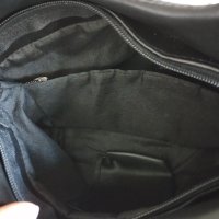 Черна чанта за рамо , снимка 3 - Чанти - 42477881