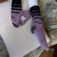 Ръчно плетени дамски чорапи от вълна размер 38, снимка 2 - Дамски чорапи - 41784810