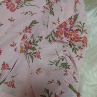 УНИКАЛНО КРАСИВА розова рокля на цветя шифон с подплата , снимка 5 - Рокли - 41520055