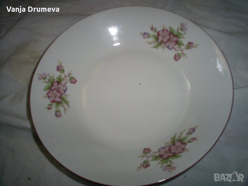 голяма порцеланова чиния,бг порцелан - нова, снимка 1