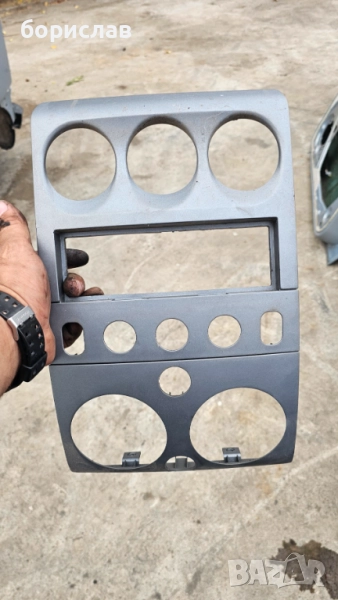 Средна конзола за Пежо Партнер , снимка 1