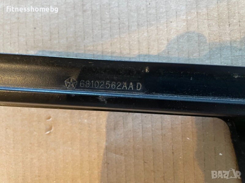 Апликация на B колона, дясна - Mopar (68102562AC) 2014-2023 Jeep Cherokee, снимка 1