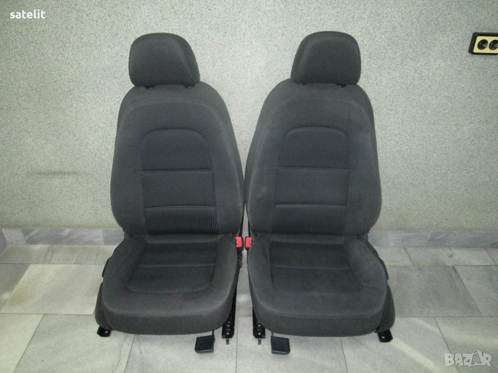 Продавам 2 броя много добри предни седалки за Audi A4 B8 2008 до 2015 , снимка 1