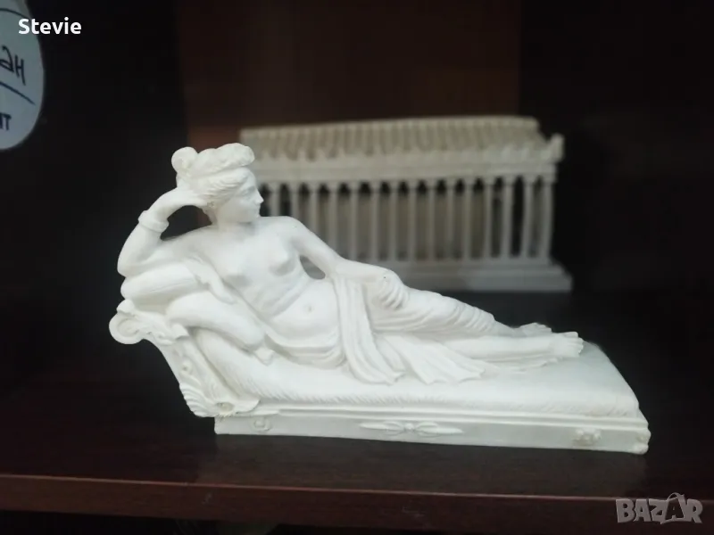 Статуетка от алабастър - Паолина Бонапарт, снимка 1