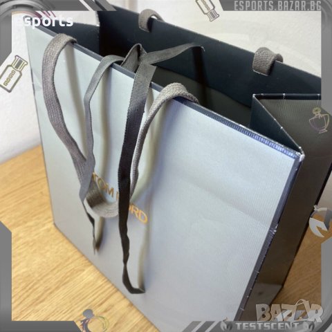 Автентична бутикова Tom Ford подаръчна торба 31 x 26 cm gift bag TF , снимка 1 - Други - 42064560