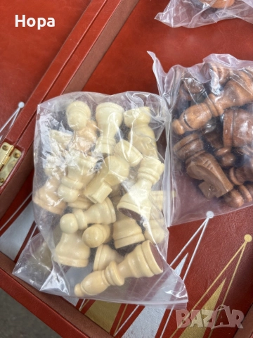 Шах+табла в кожена кутия с дървени фигури, снимка 6 - Шах и табла - 52640364