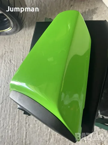 капак за задна седалка за kawasaki zx10r 2009г, снимка 2 - Мотоциклети и мототехника - 56039631