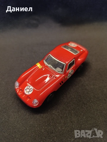 Количка Burago Ferrari 250 gto, снимка 2 - Колекции - 53482361
