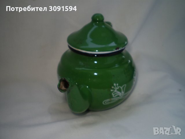 Стар малък ЗЕЛЕН емайлиран чайник  05L, снимка 8 - Други ценни предмети - 44390536
